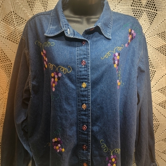 Silver thread XL Long sleeve button down denim looking top - Picture 7 of 16